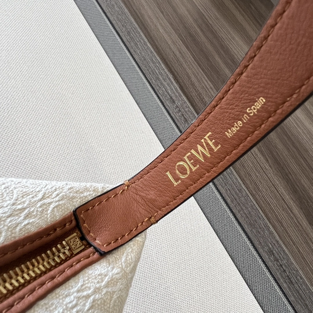 UrbanChic Loewe Cubi Bags 72182