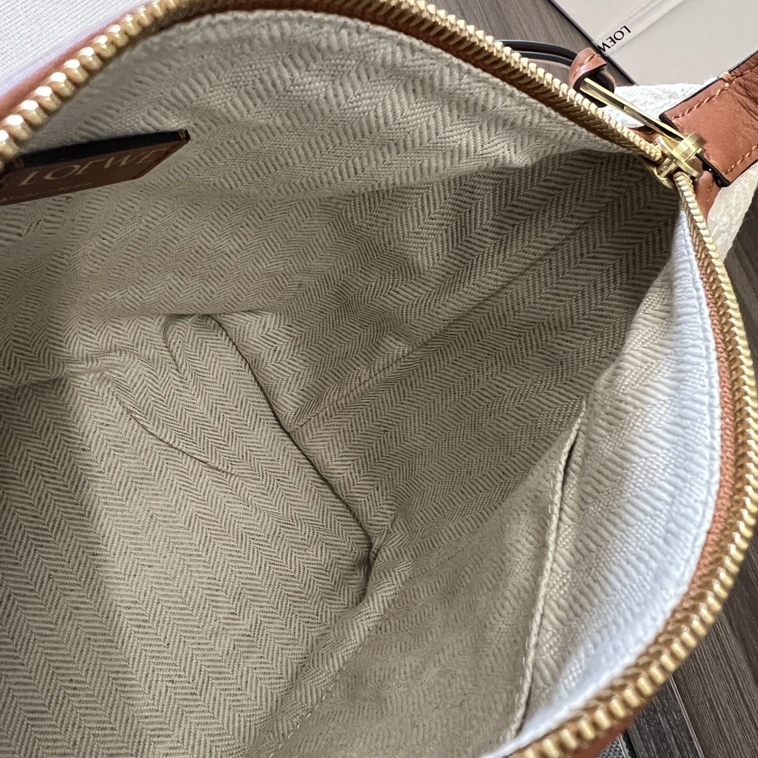 UrbanChic Loewe Cubi Bags 72182