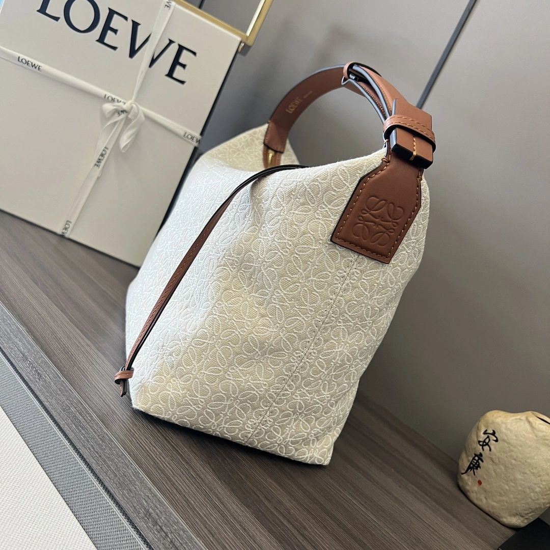 Flexible Loewe Cubi Bags 72177