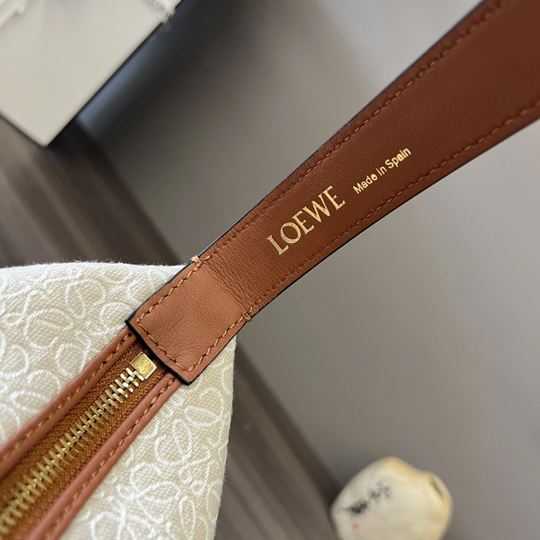Flexible Loewe Cubi Bags 72177