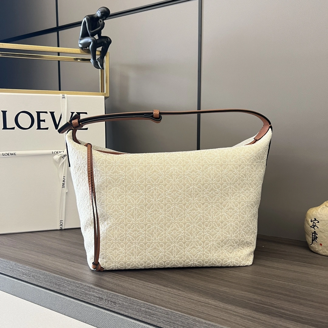 Flexible Loewe Cubi Bags 72177