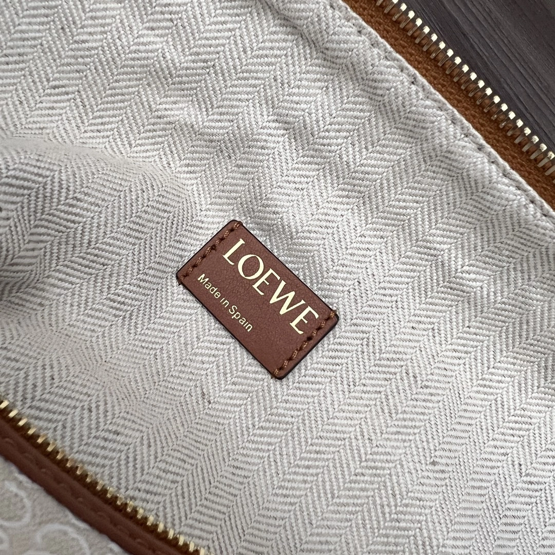 Flexible Loewe Cubi Bags 72177