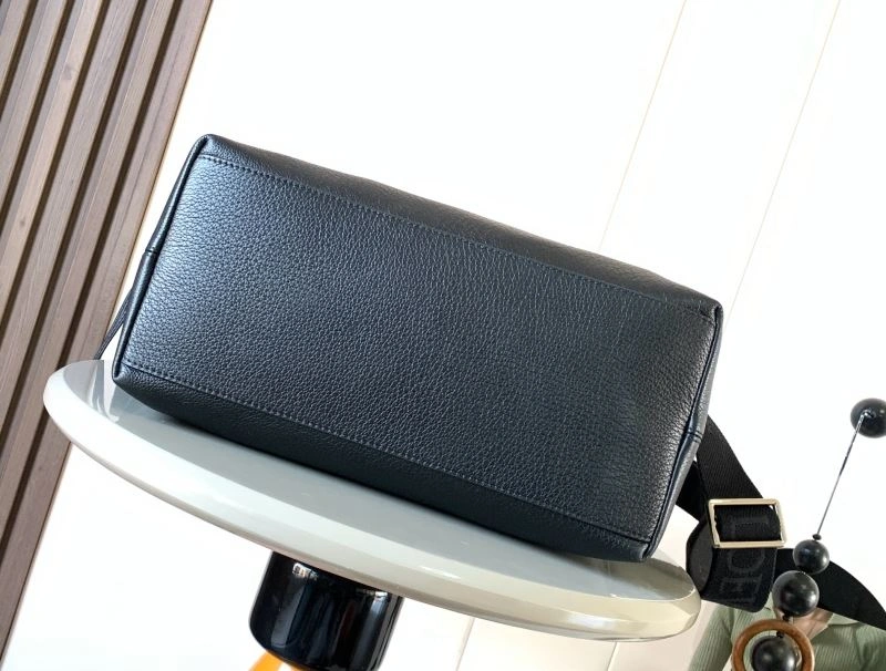Flexible Loewe Cubi Bags 61336