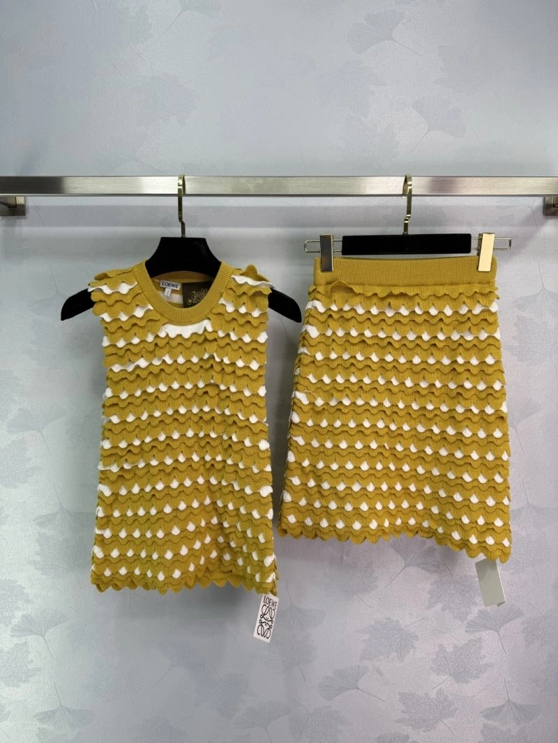 Cozy Loewe Dress Suits 154930
