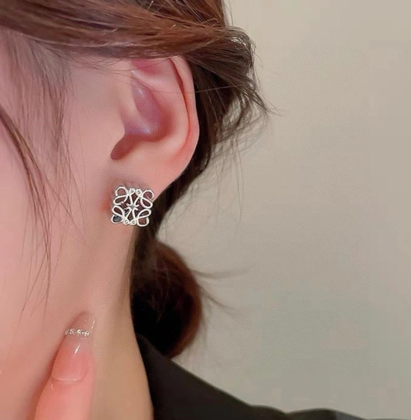 Sleek Loewe Earrings 208668