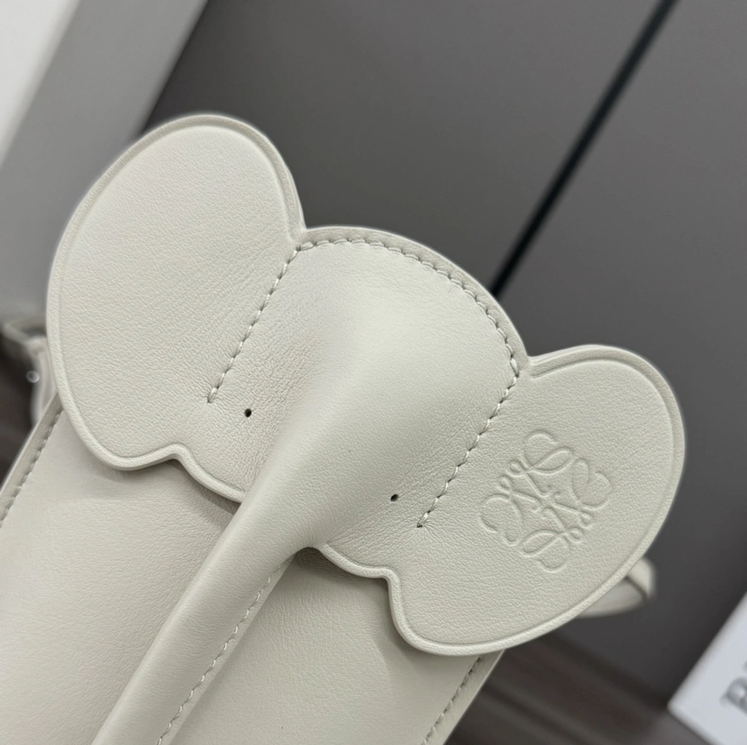 Loewe Elephant Bags Vibrant 67270
