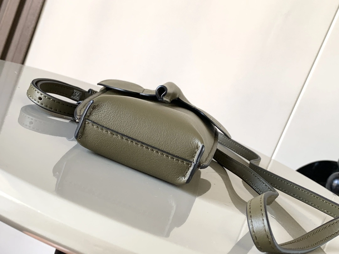 WeatherProof Loewe Elephant Bags 72020