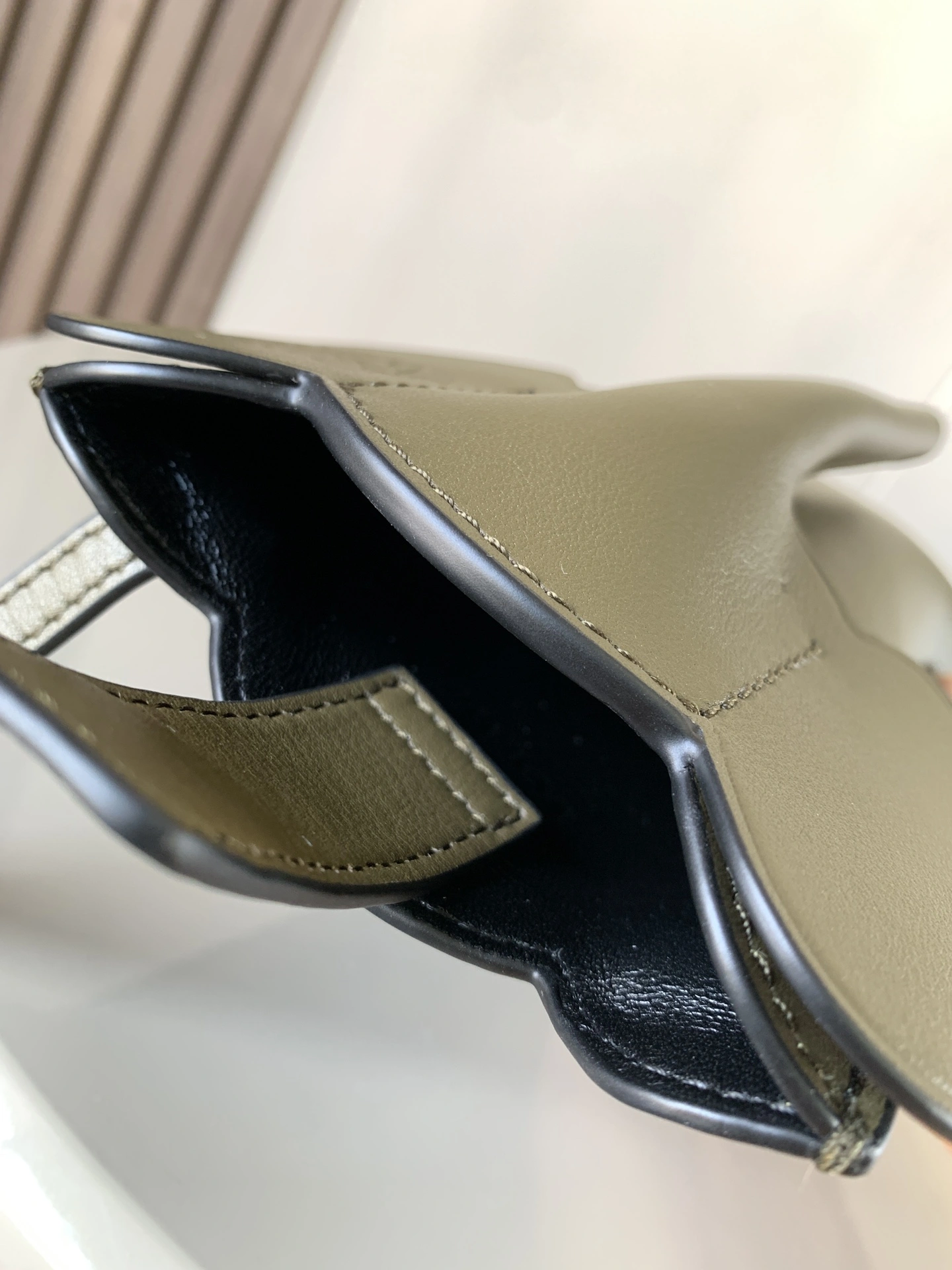 WeatherProof Loewe Elephant Bags 72020