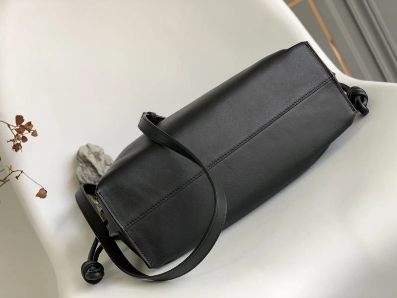 Versatile Loewe Flamenco Bags 58542