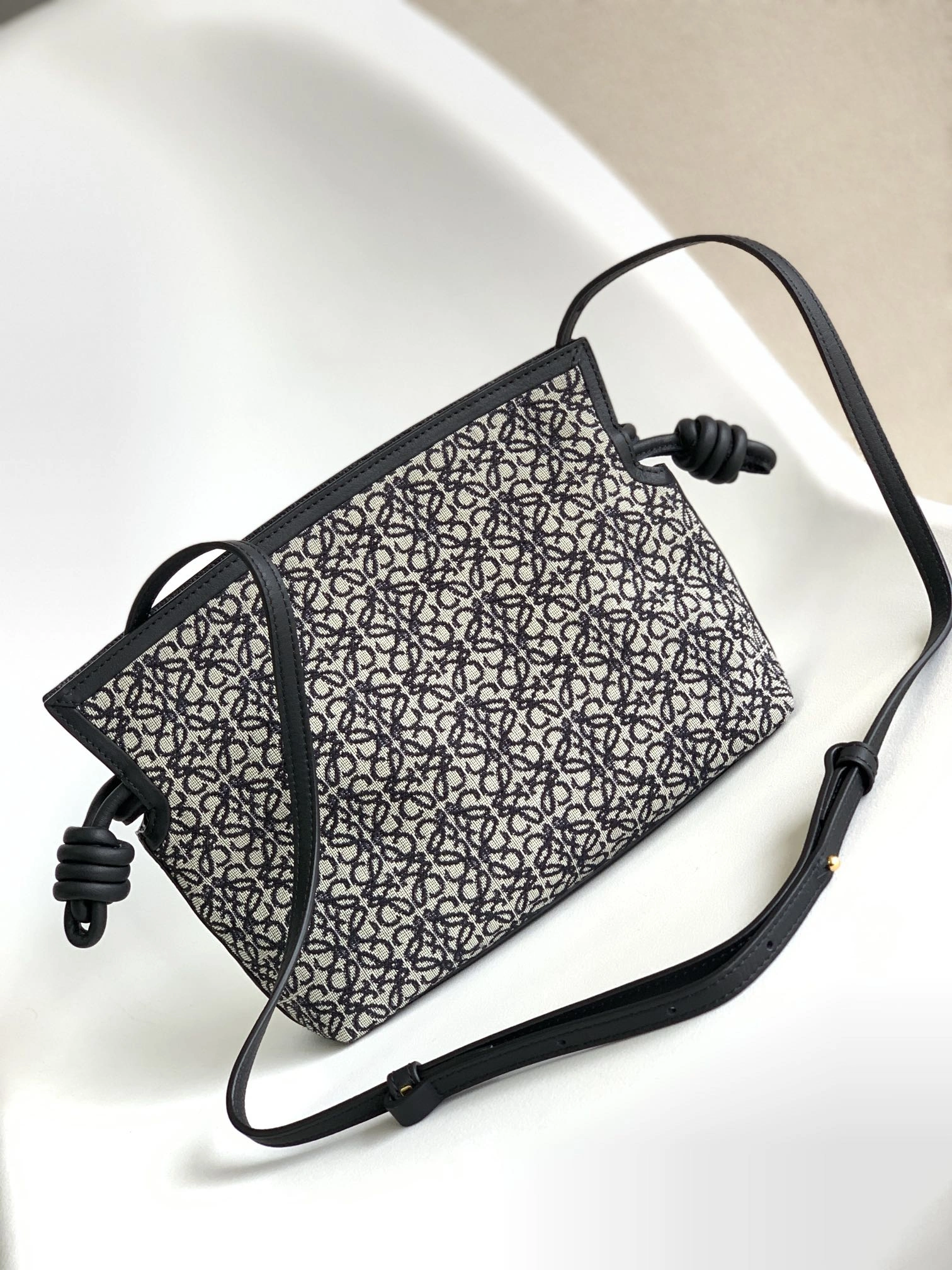 Attractive Loewe Flamenco Bags 72173