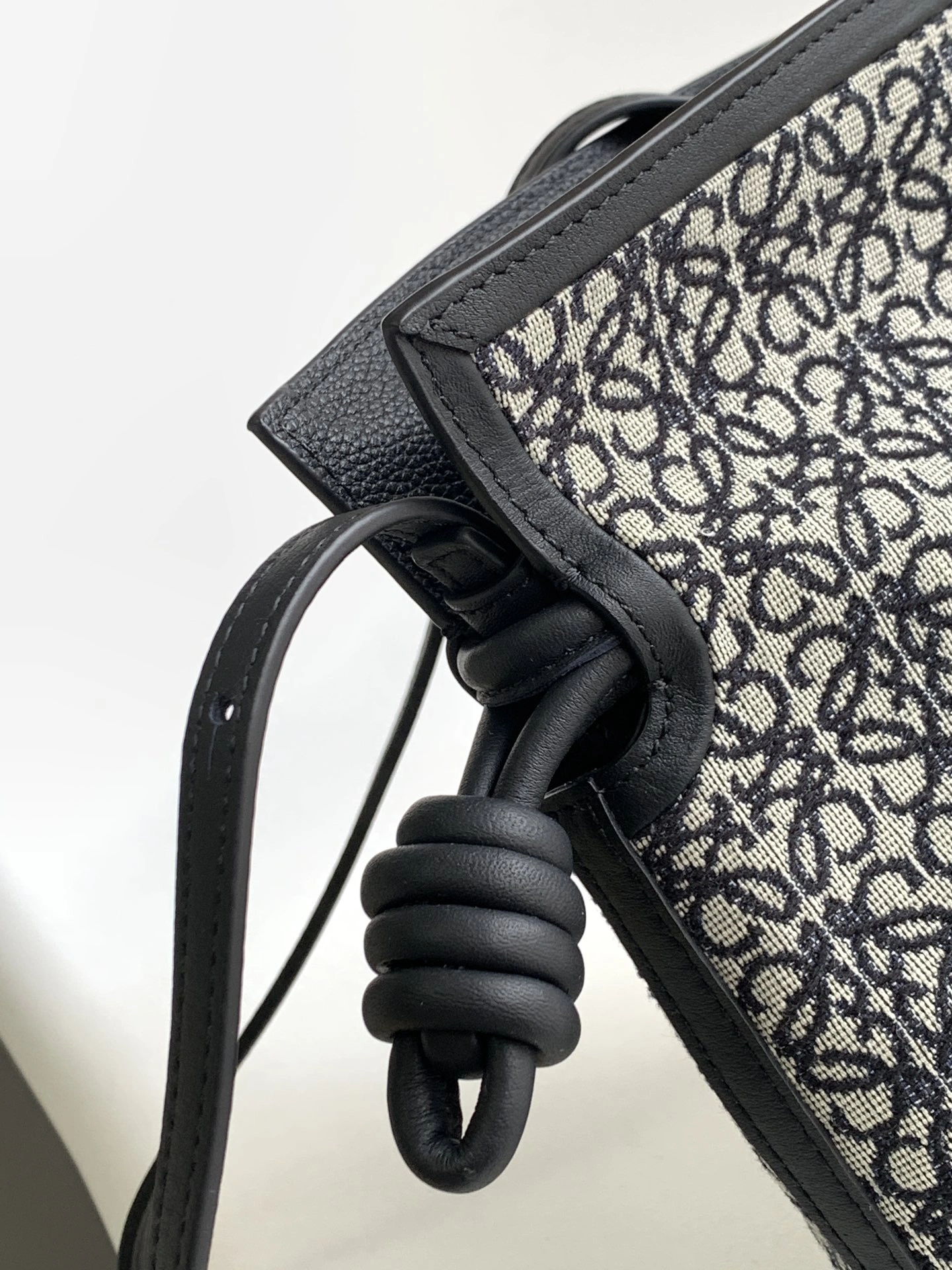 Attractive Loewe Flamenco Bags 72173