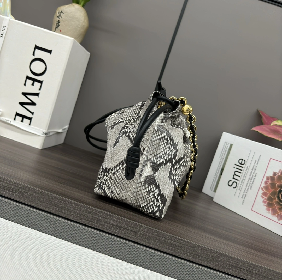 Loewe Flamenco Bags ModernLook 72178