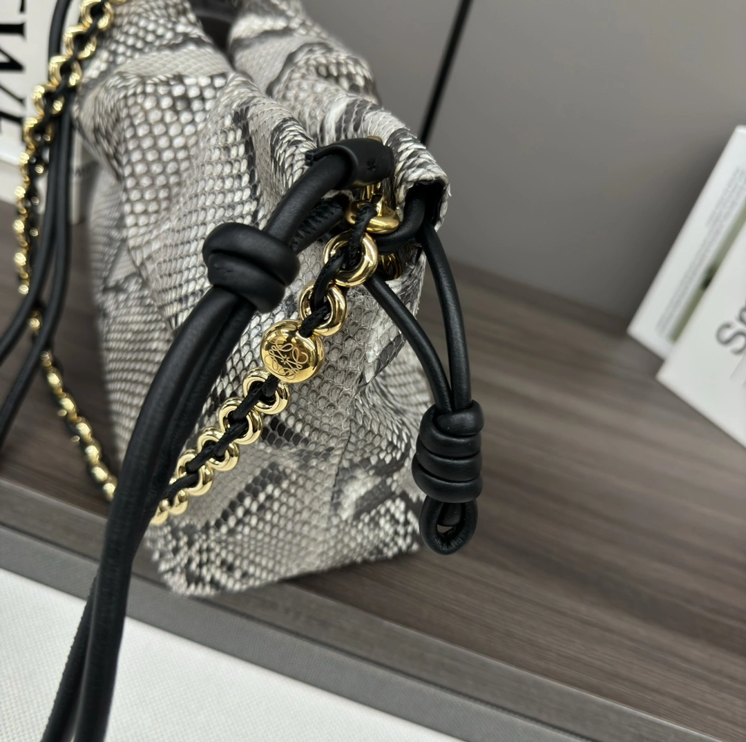 Loewe Flamenco Bags ModernLook 72178