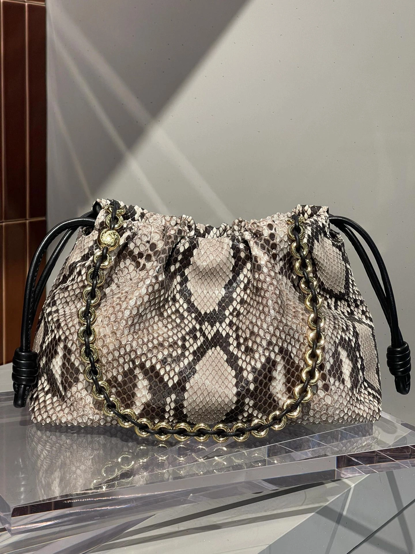 Loewe Flamenco Bags ModernLook 72178