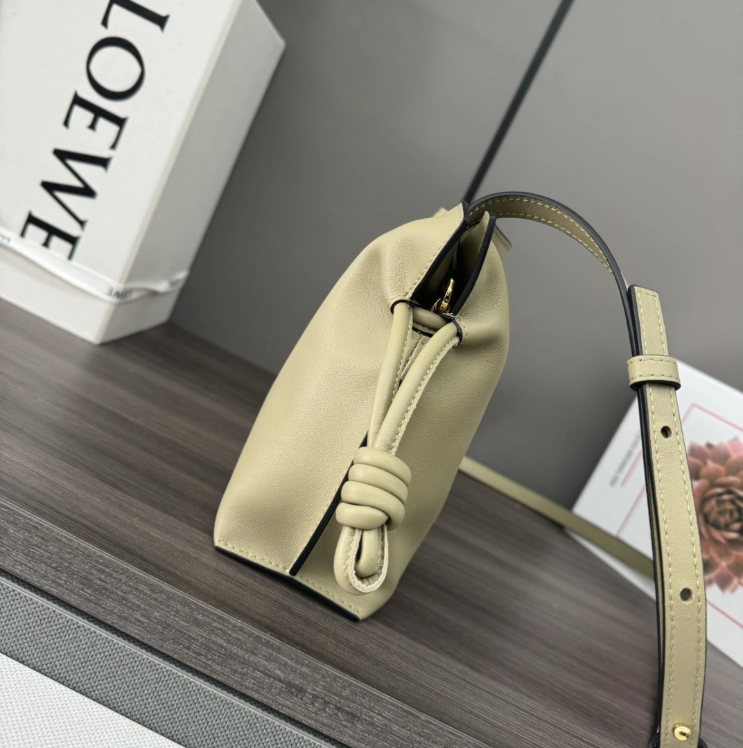 Loewe Flamenco Bags Refined 72187