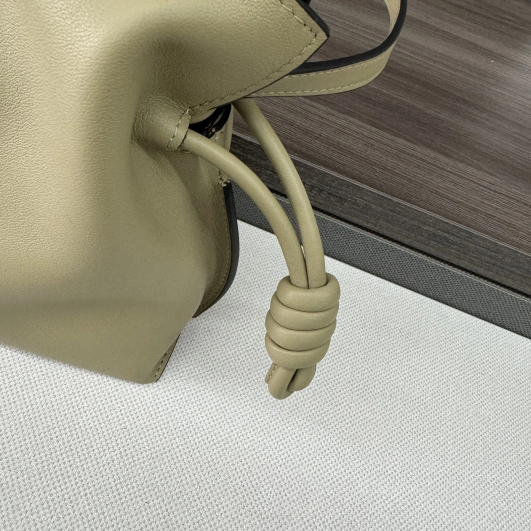 Loewe Flamenco Bags Refined 72187