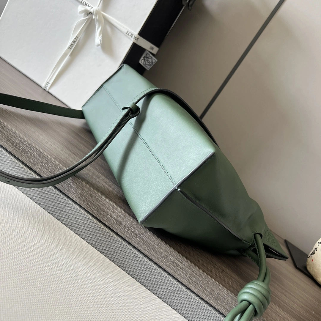 WellDesigned Loewe Flamenco Bags 72156