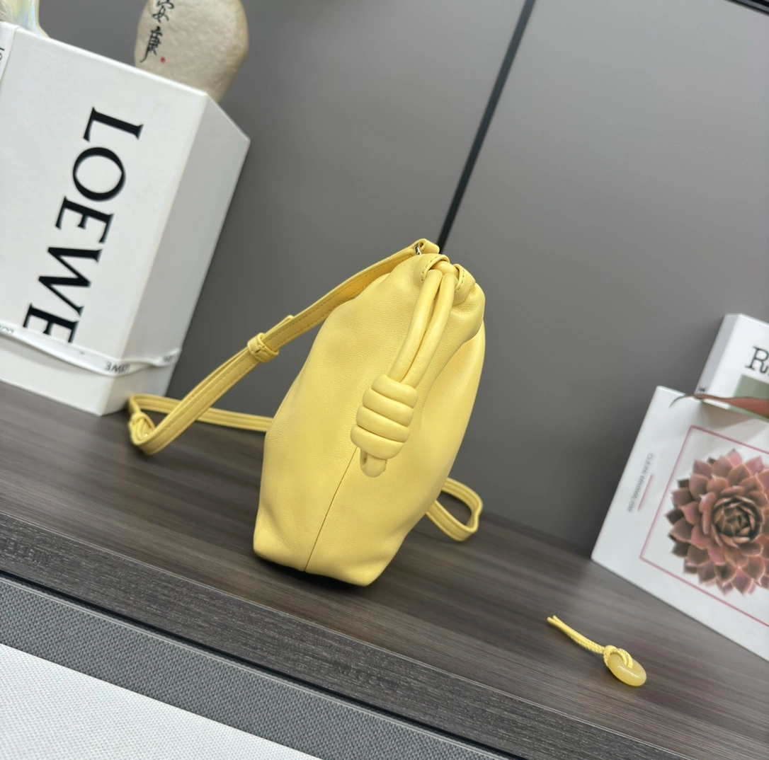 Loewe Flamenco Bags EasyCare 72151