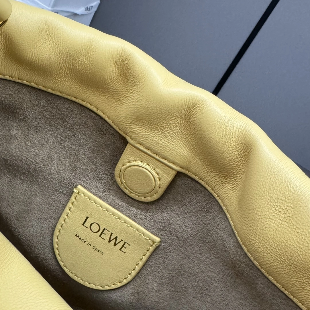 Loewe Flamenco Bags EasyCare 72151