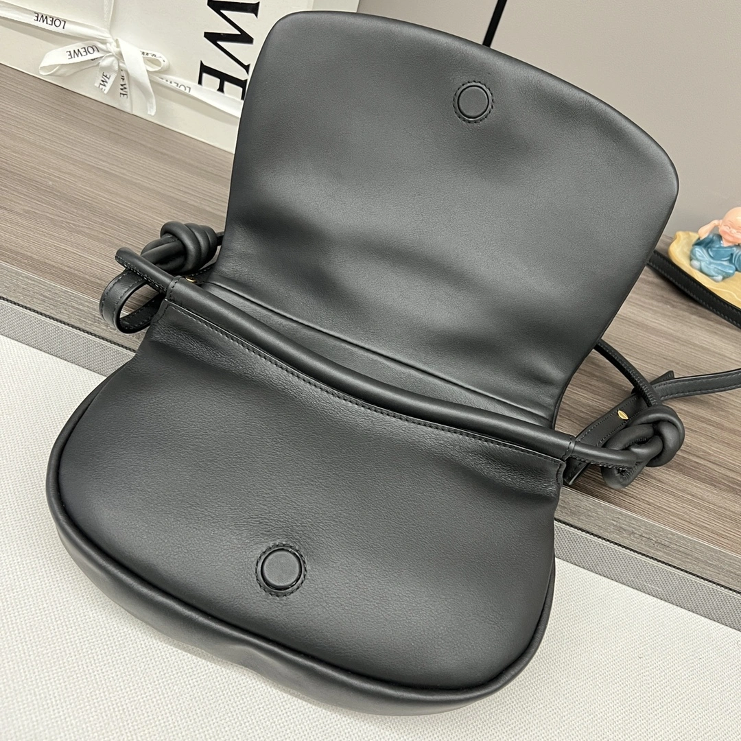 Breathable Loewe Flamenco Bags 67226