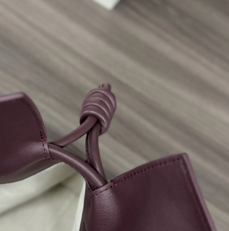 WellDesigned Loewe Flamenco Bags 61650