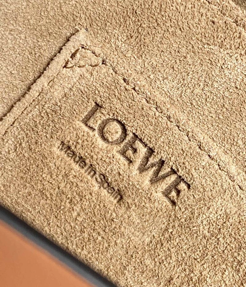 Loewe Gate Bags Cozy 58474
