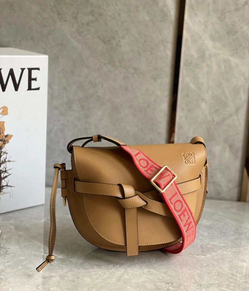 Loewe Gate Bags Snug 58513