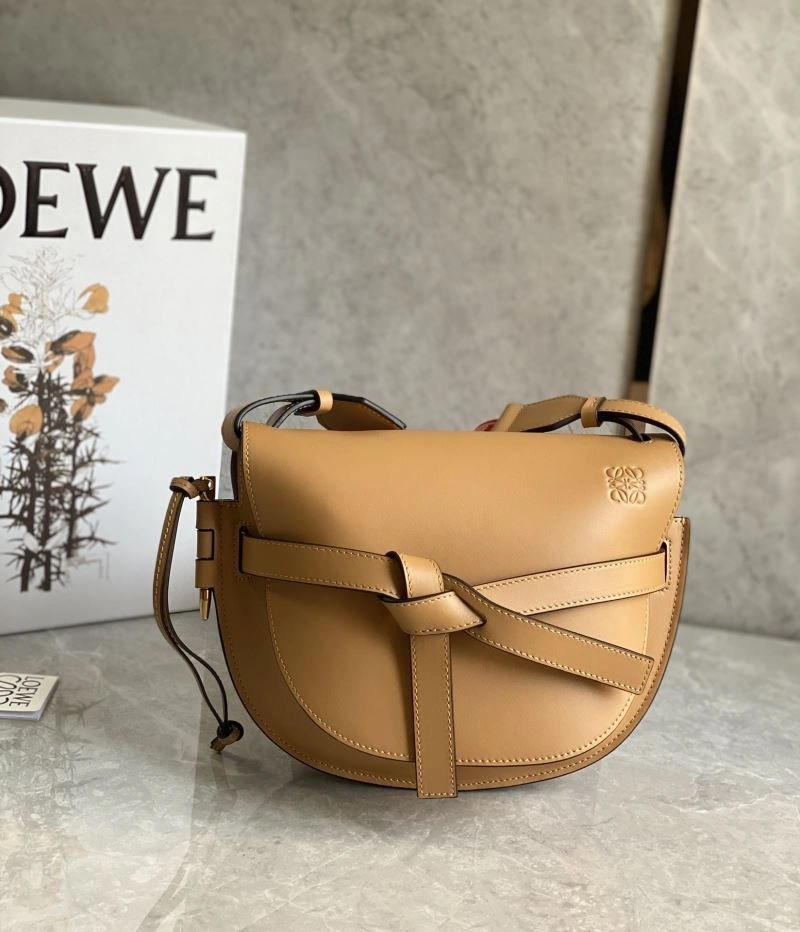 Loewe Gate Bags Snug 58513