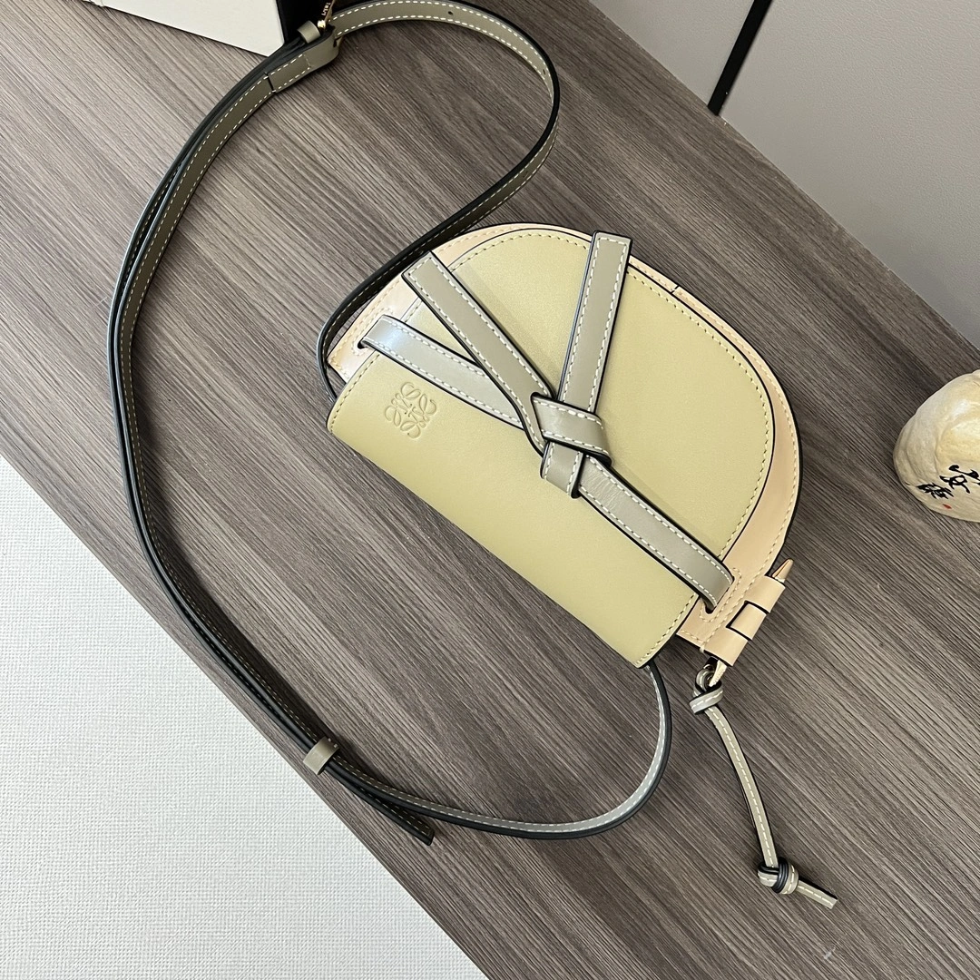 Vibrant Loewe Gate Bags 72148