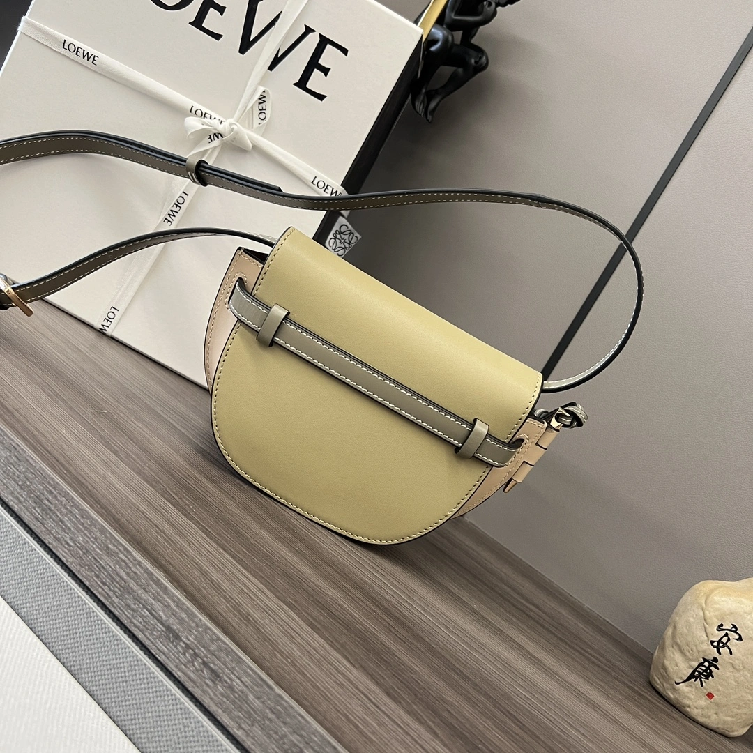 Vibrant Loewe Gate Bags 72148