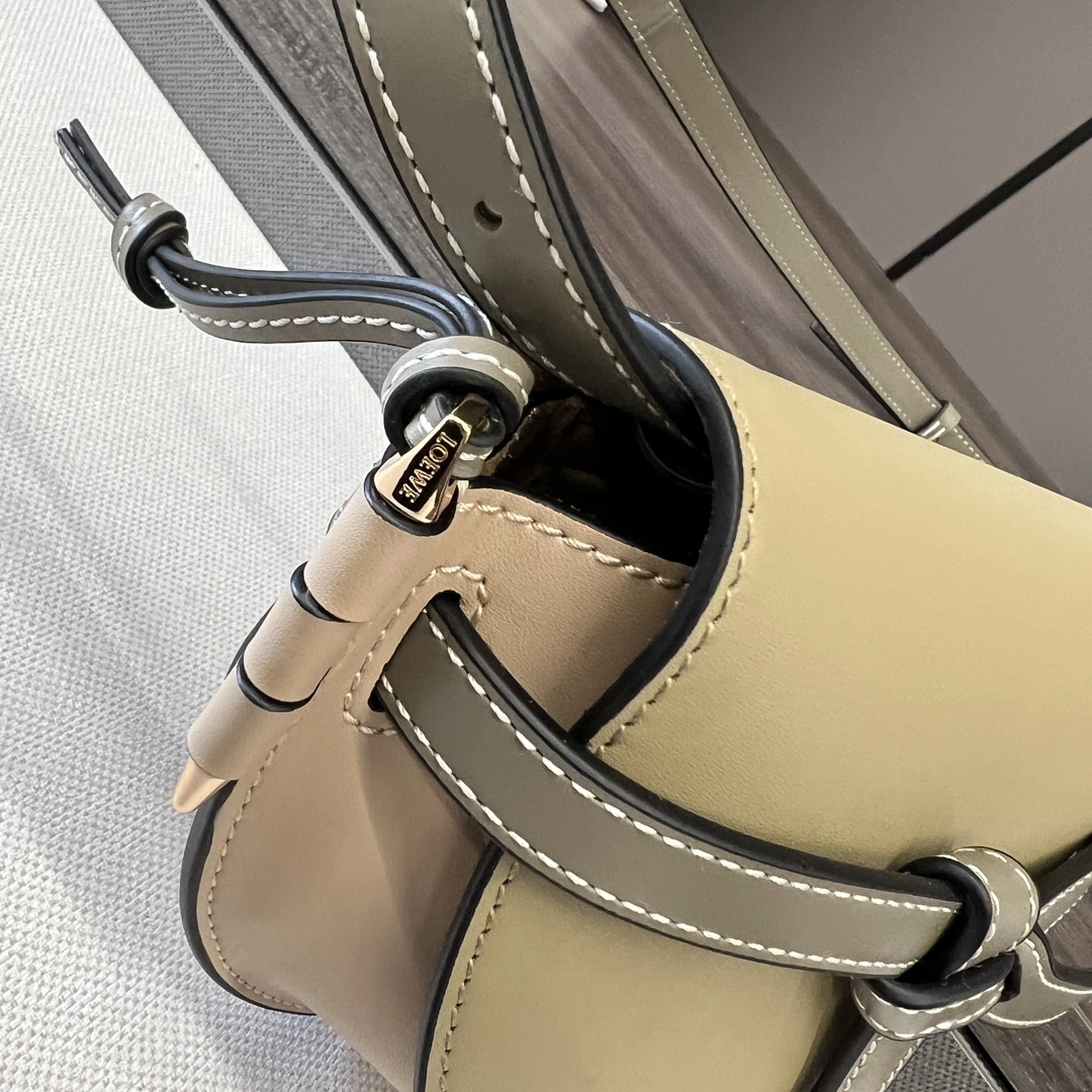 Vibrant Loewe Gate Bags 72148
