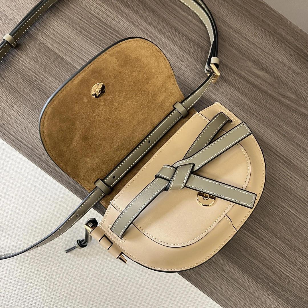 Vibrant Loewe Gate Bags 72148