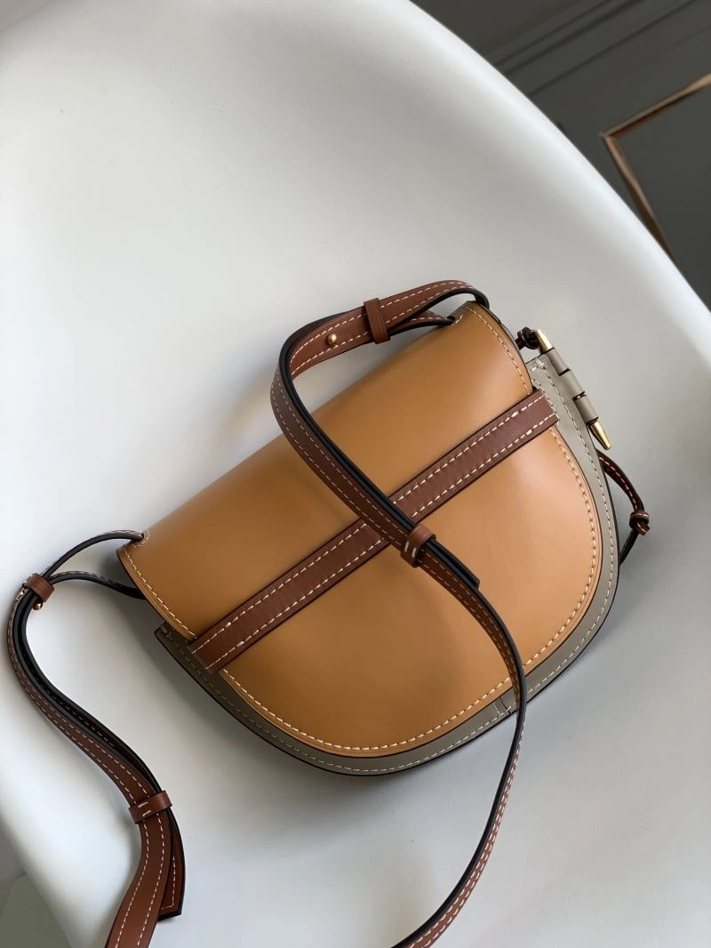 Loewe Gate Bags Cozy 61596