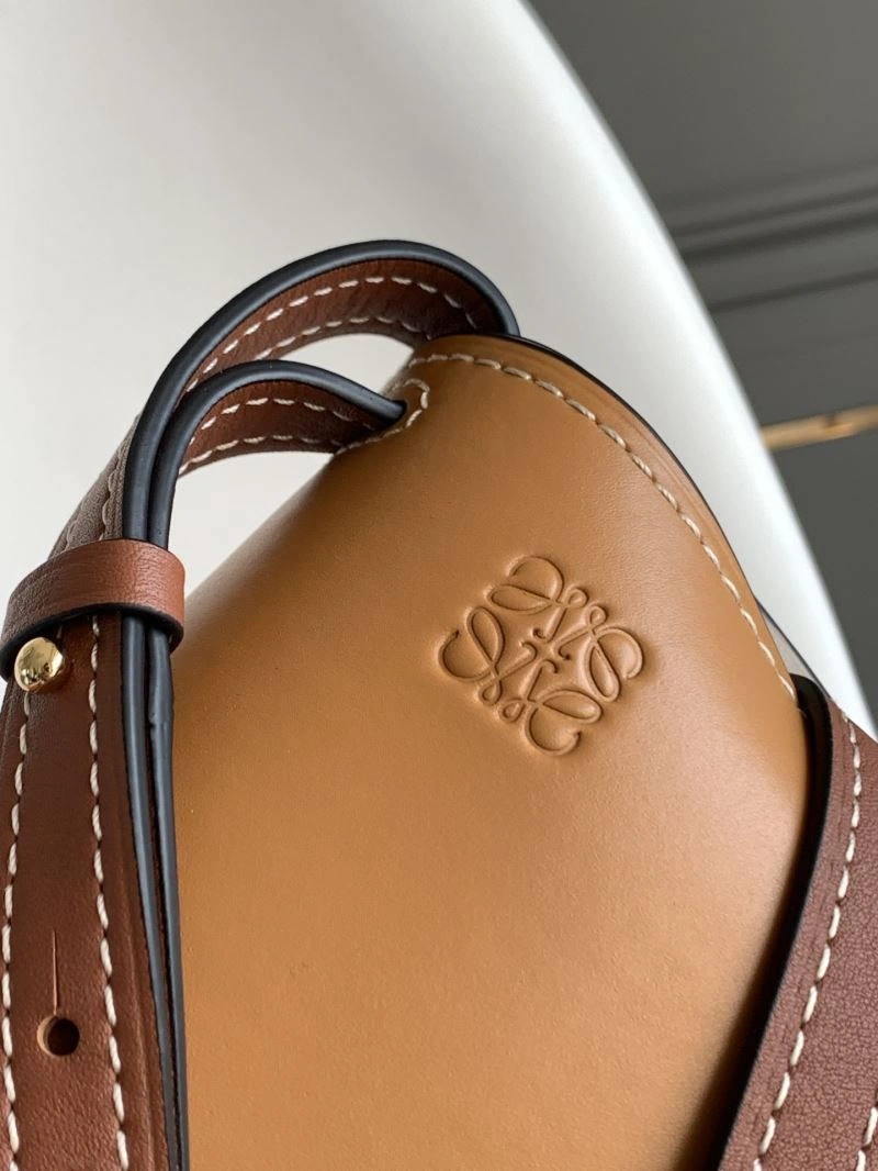 Loewe Gate Bags Cozy 61596