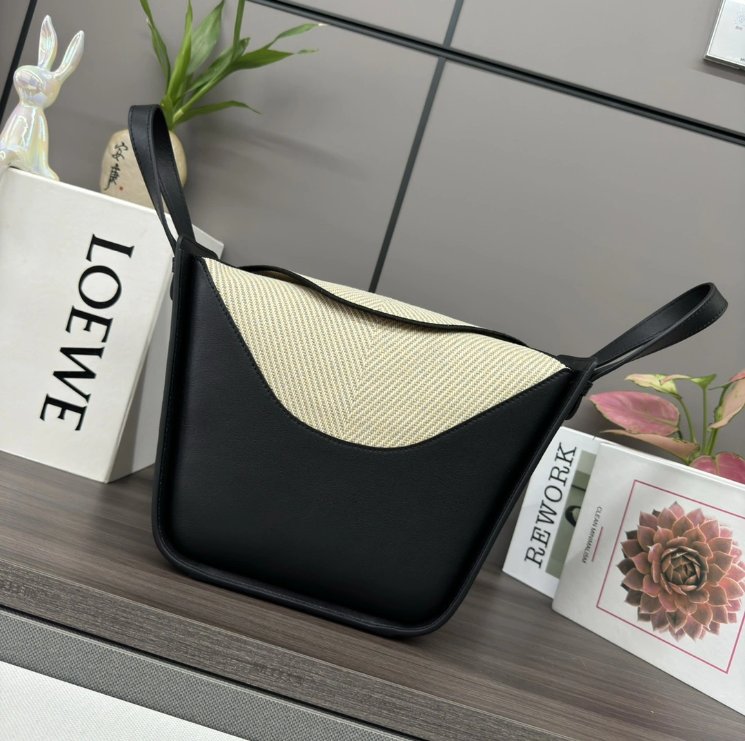 Loewe Hammock Bags Supportive 67195