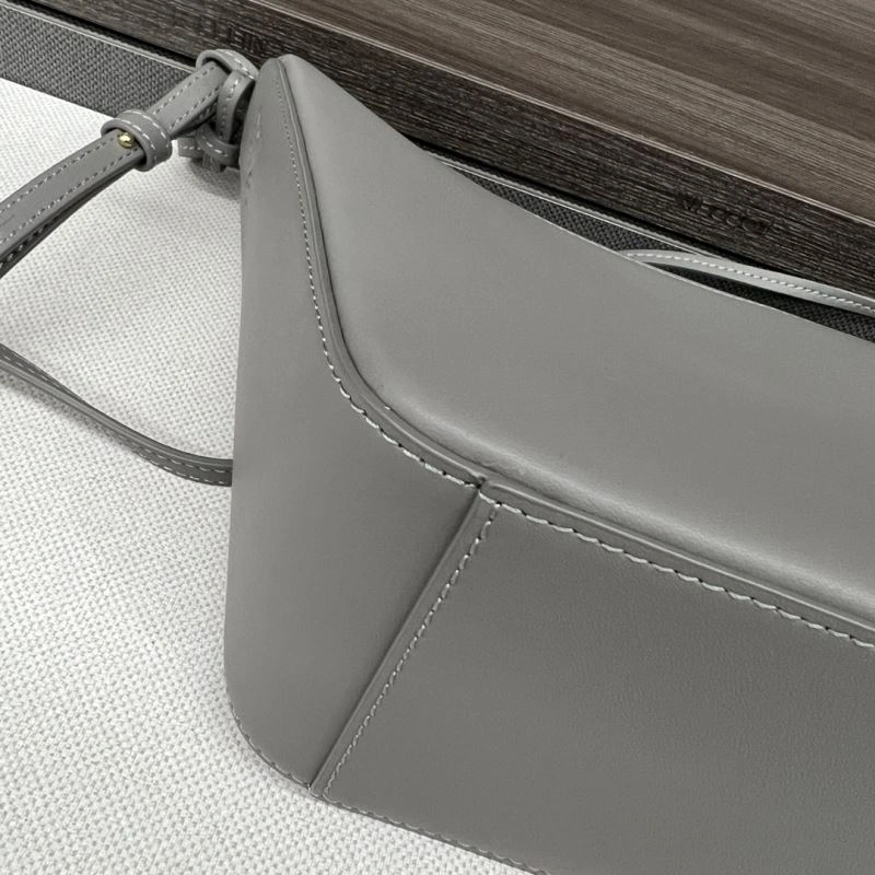 Sporty Loewe Hobo Bags 58483