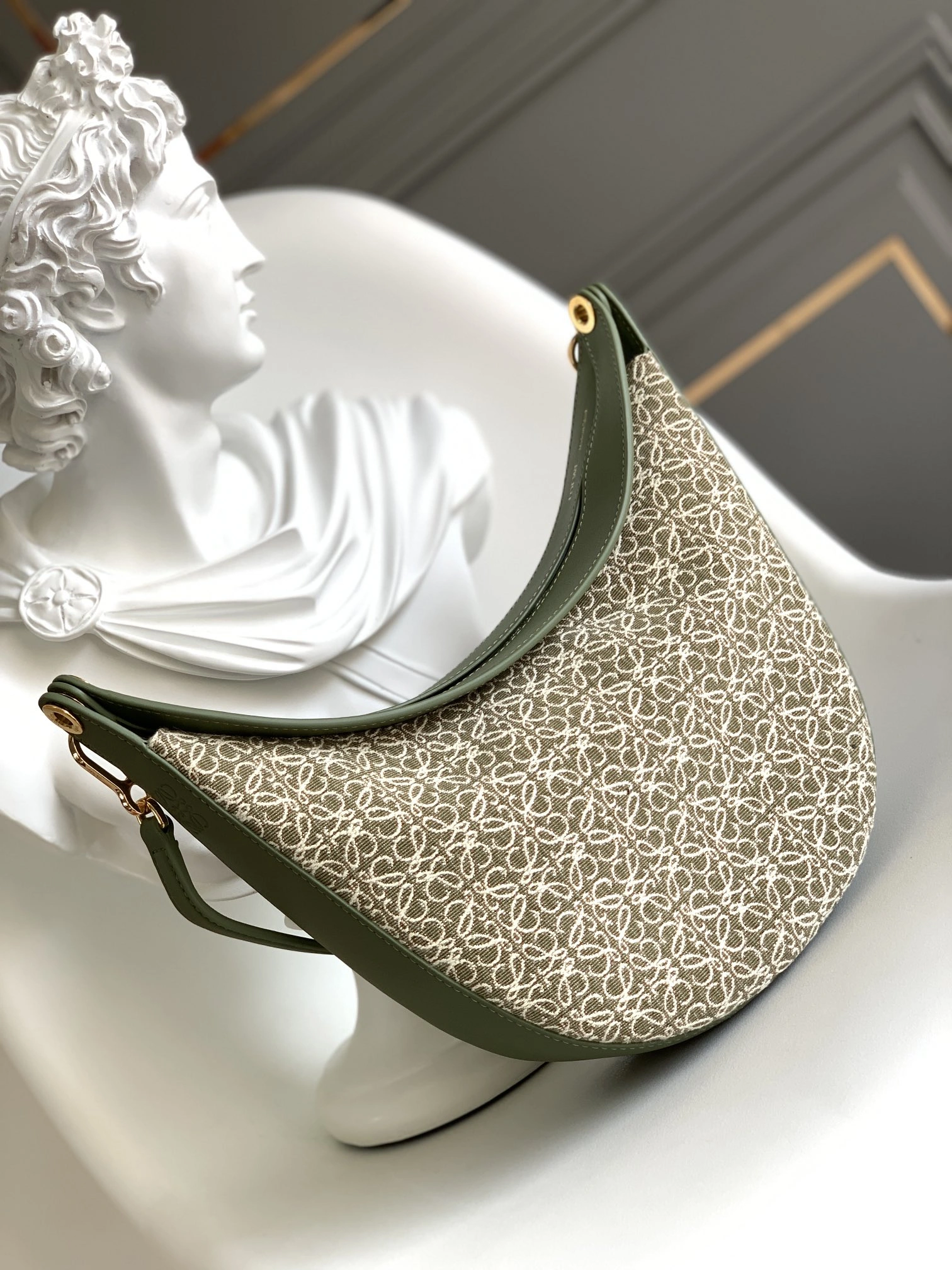 Packable Loewe Hobo Bags 72141