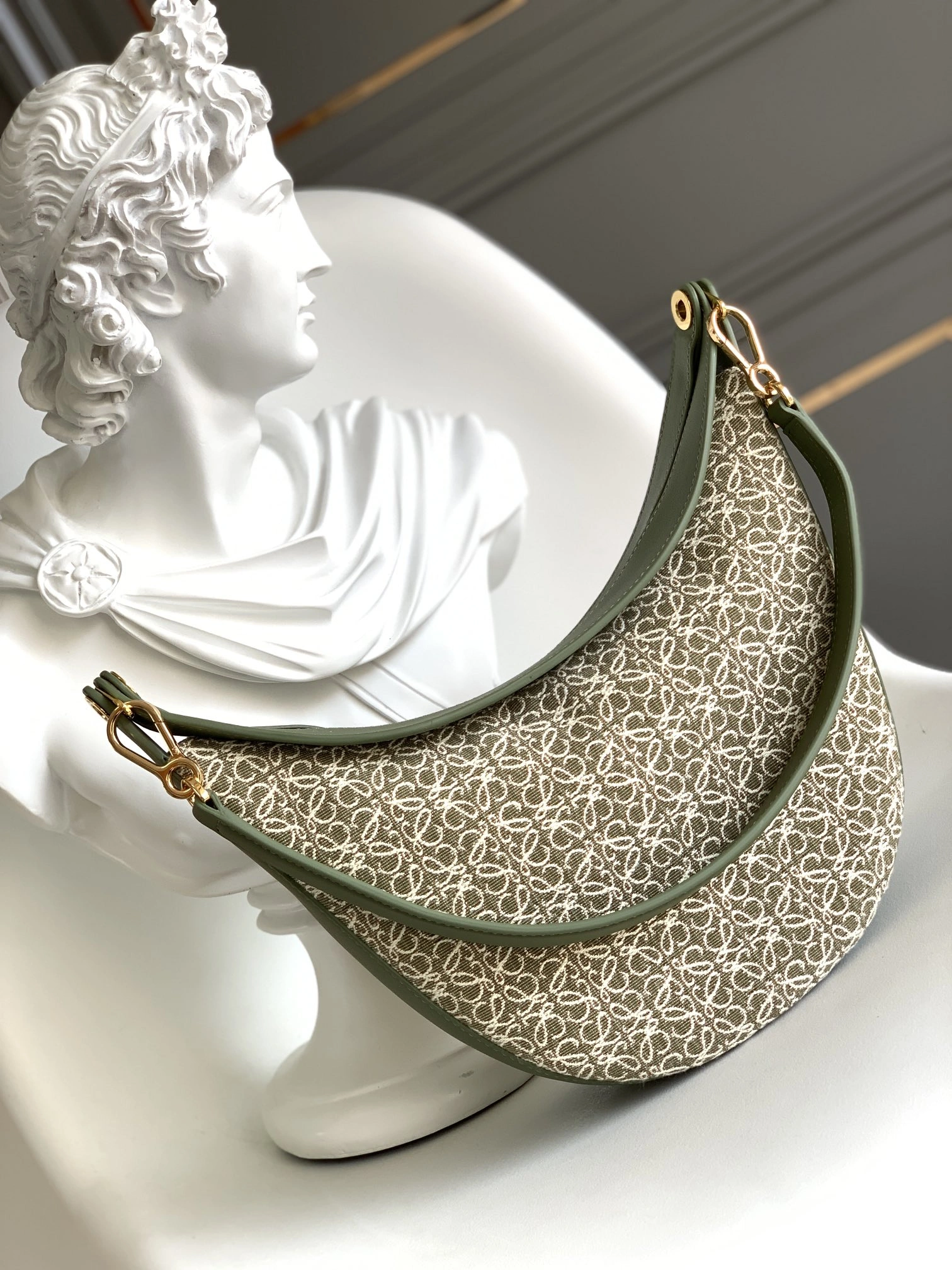 Packable Loewe Hobo Bags 72141