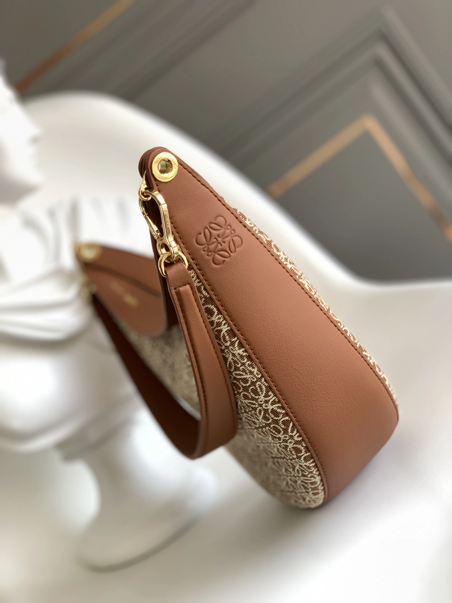 Loewe Hobo Bags SmartChoice 72132