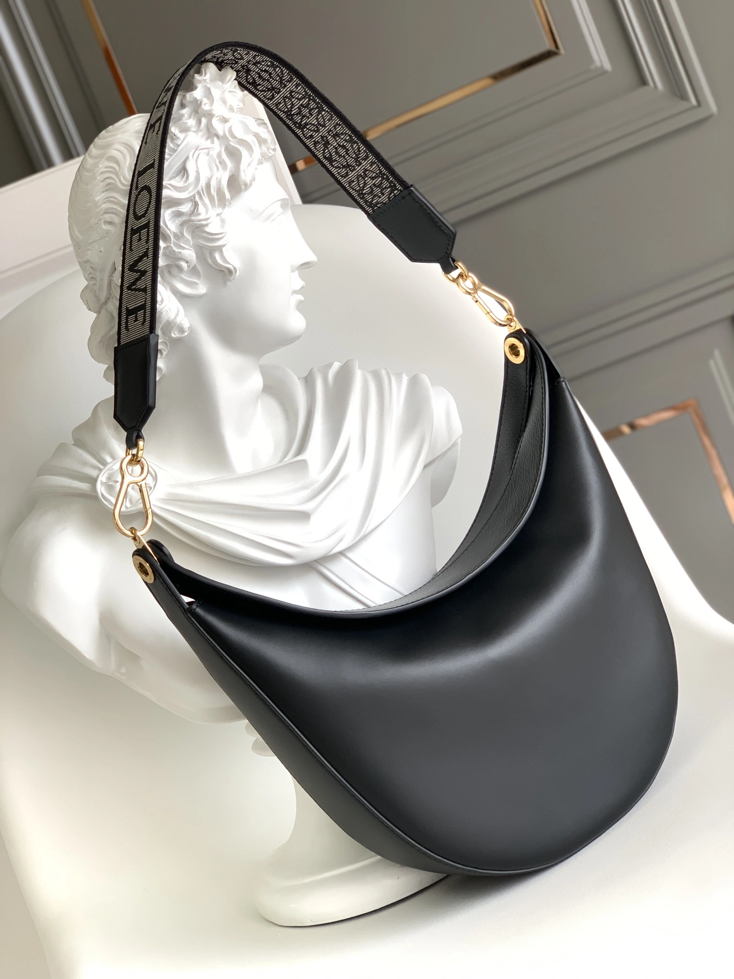 Loewe Hobo Bags TimelessDesign 72134