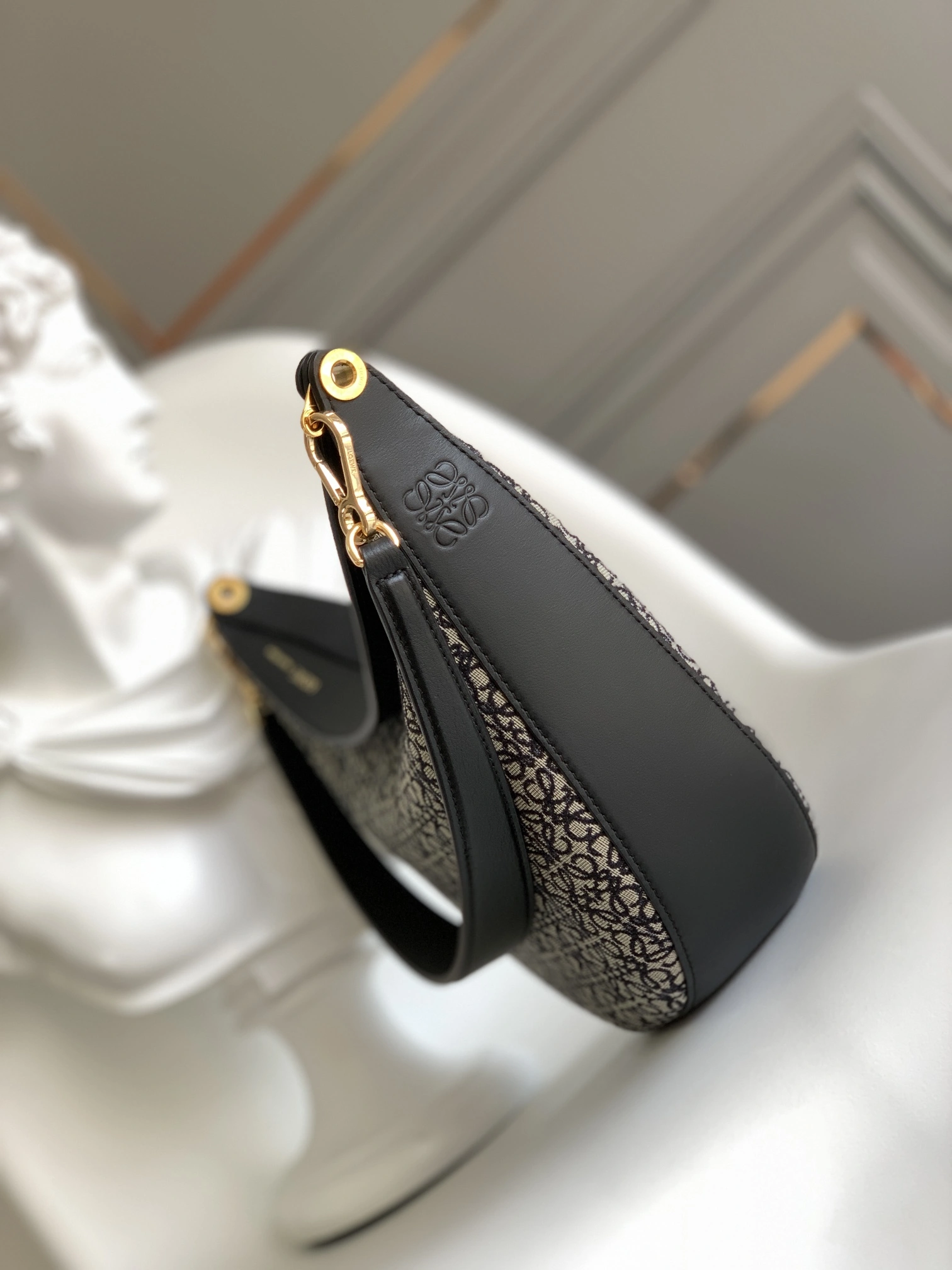 Loewe Hobo Bags Tailored 72130