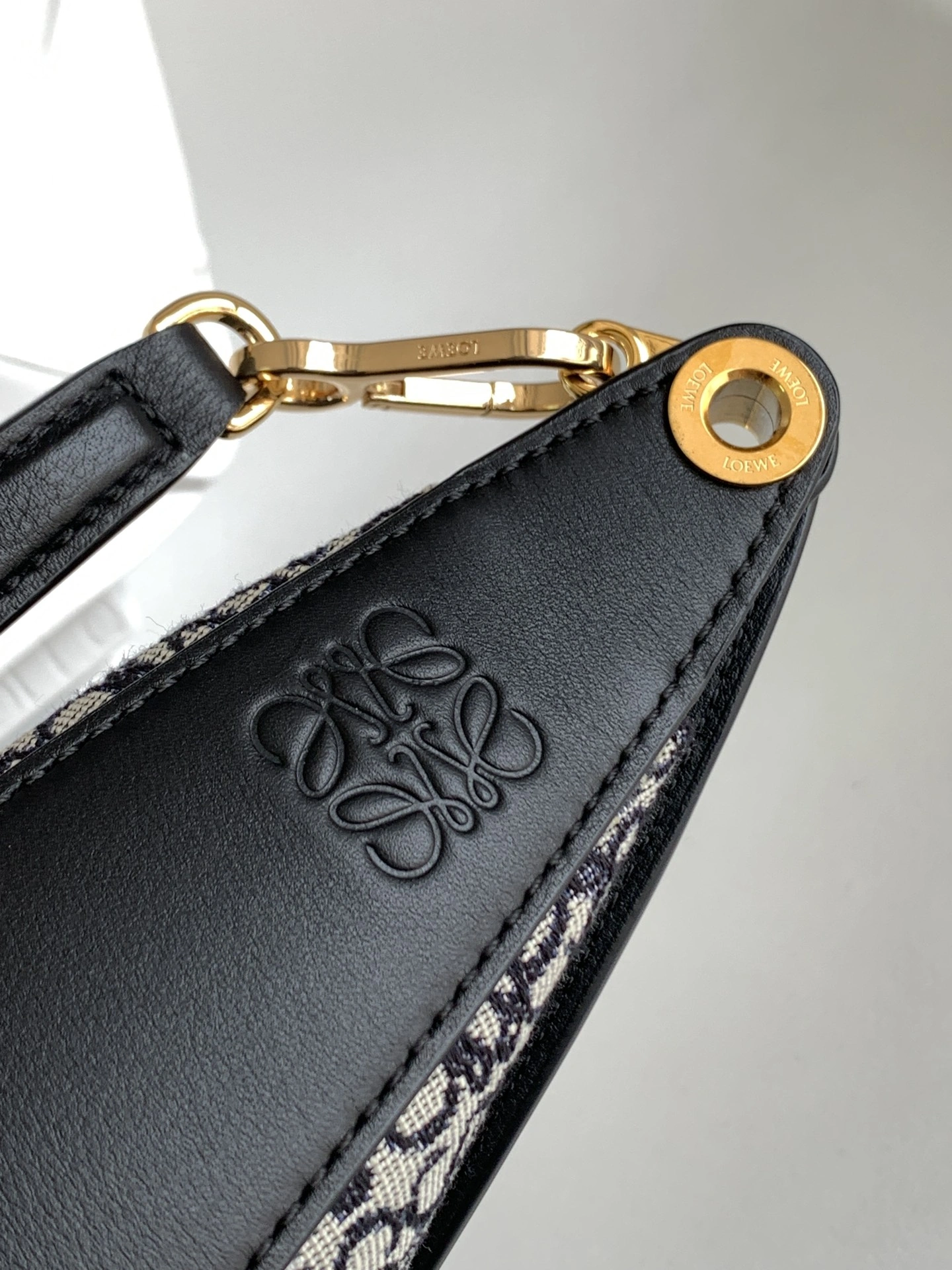Loewe Hobo Bags Tailored 72130