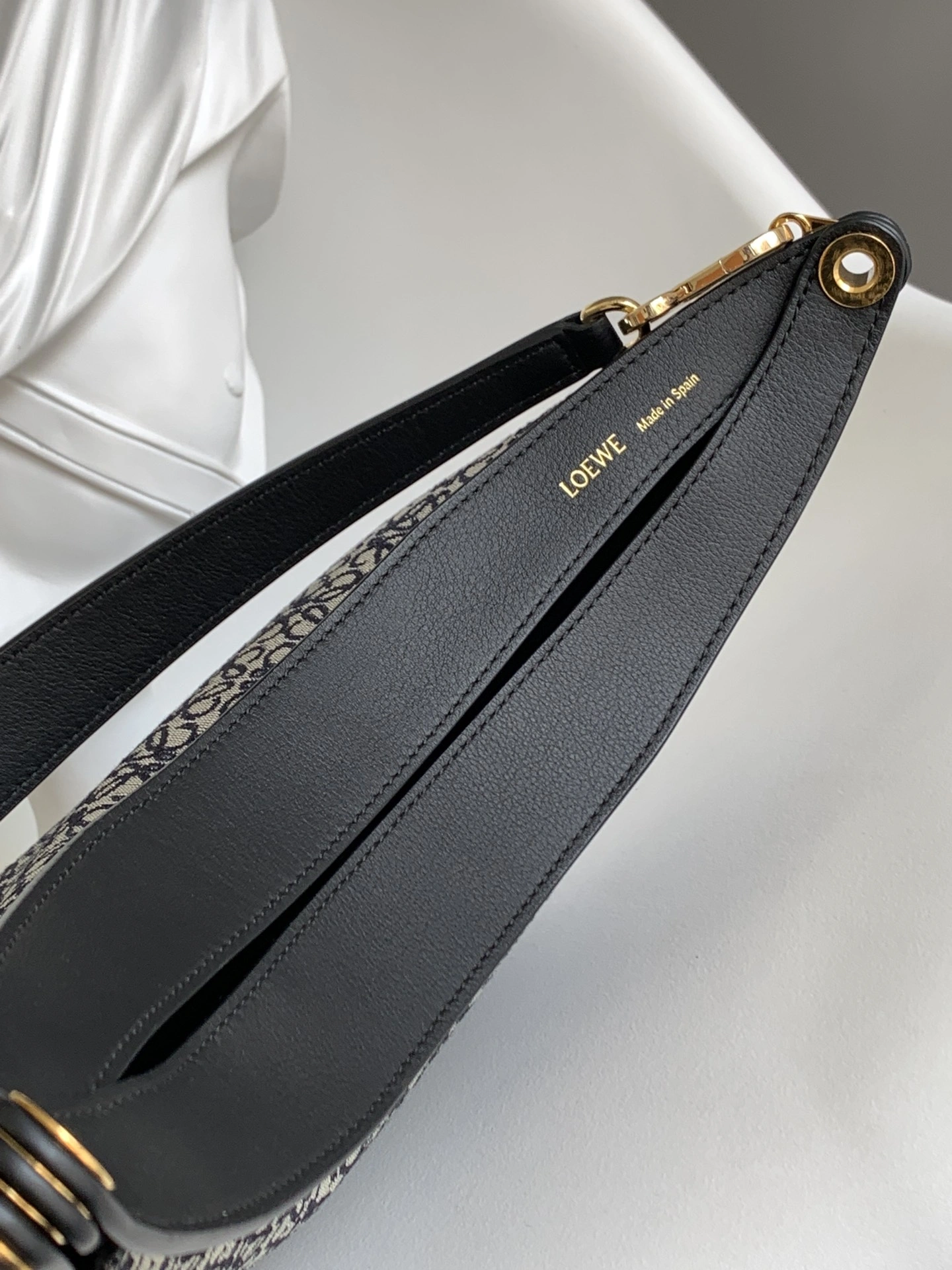 Loewe Hobo Bags Tailored 72130