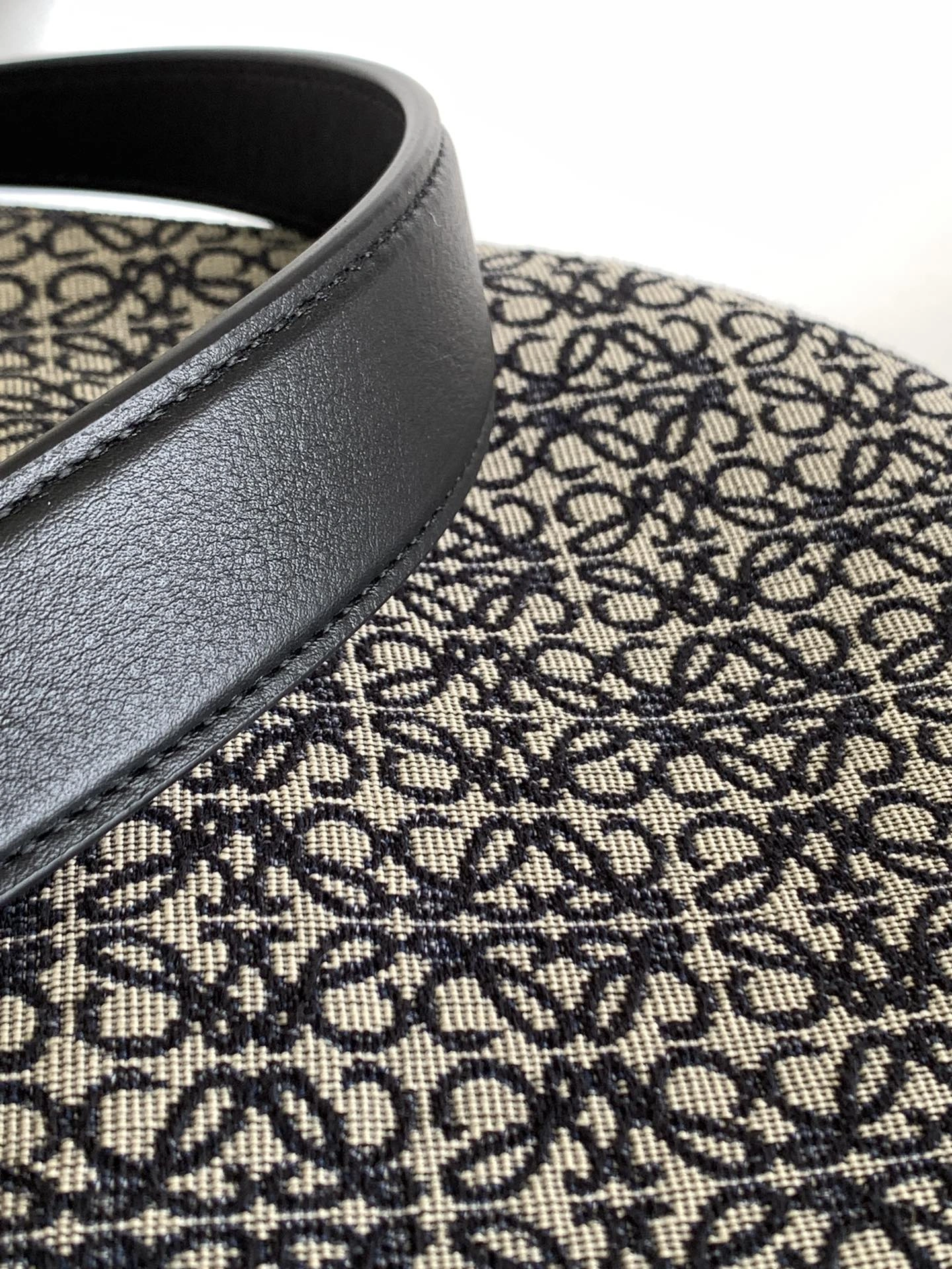 Loewe Hobo Bags Tailored 72130
