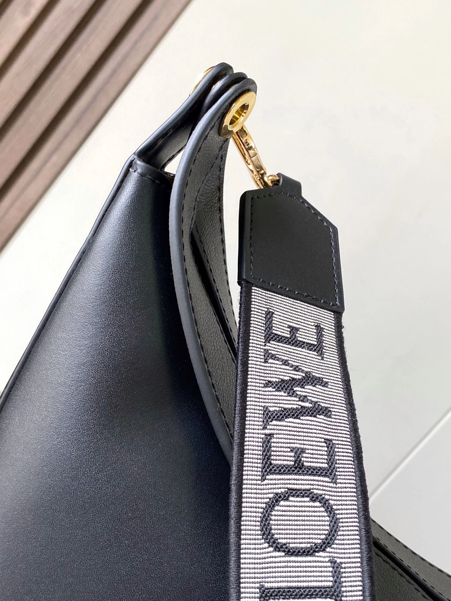 Casual Loewe Hobo Bags 71955