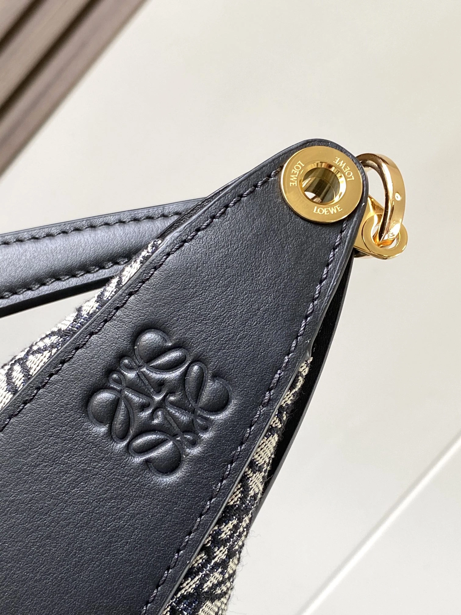 Loewe Hobo Bags Comfortable 72044
