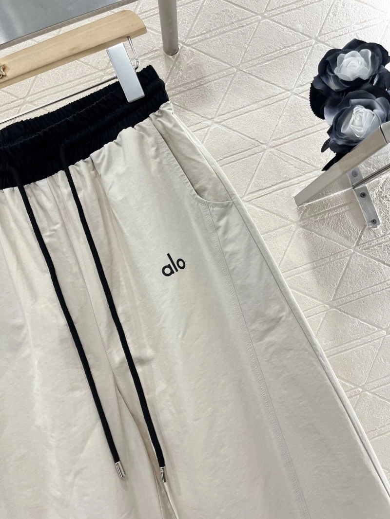 Trendy Loewe Long Pants 151717