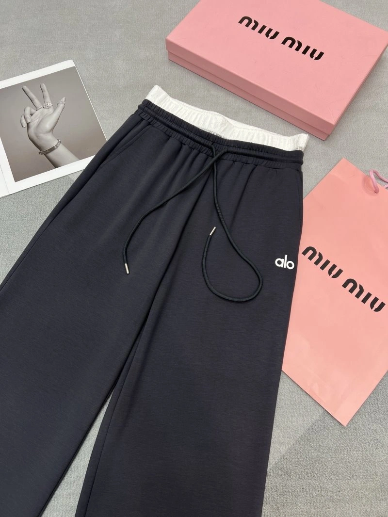 ModernLook Loewe Long Suits 149786
