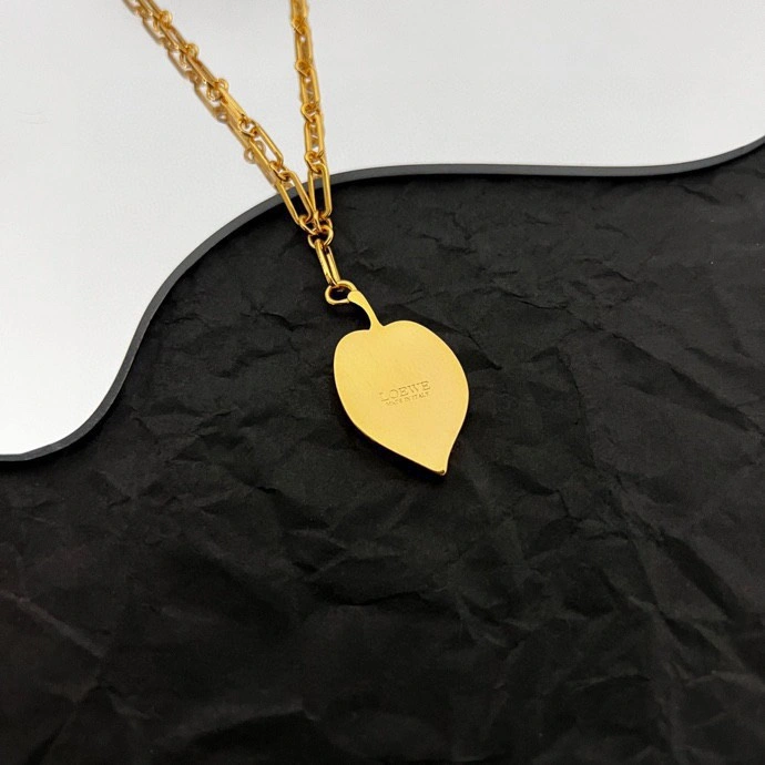 Compact Loewe Necklaces 212579