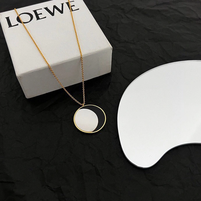 Cozy Loewe Necklaces 212583